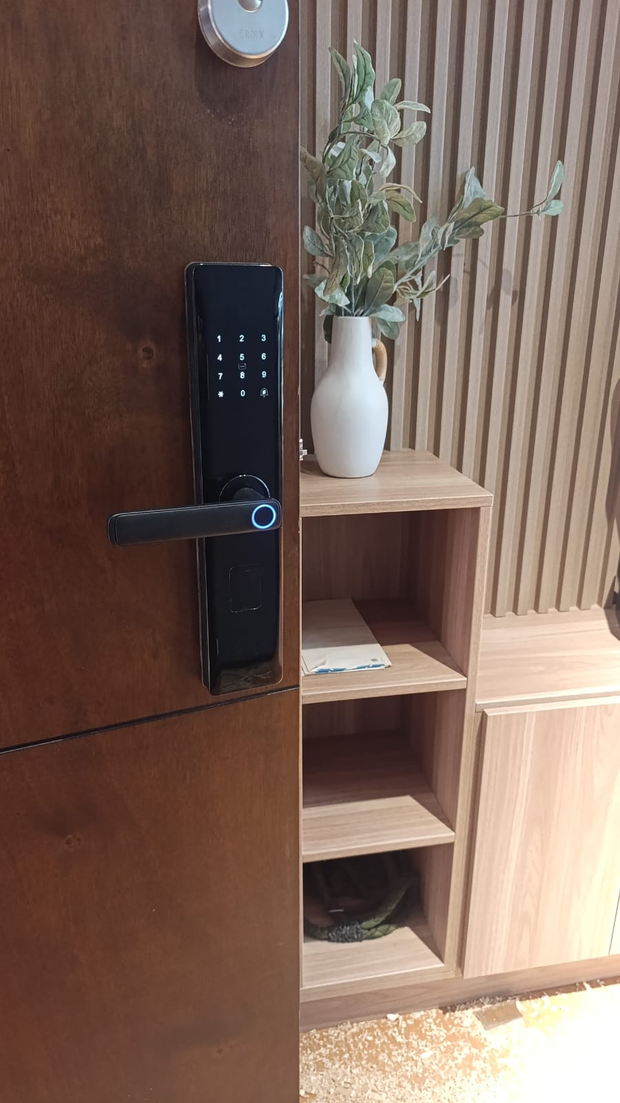 Cerradura Inteligente Digital WIFI con Huella, Codigo, Control por APP, 5 Pasadores, CI-501